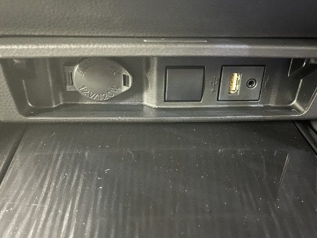 TOYOTA CROWN SEDAN HYBRID 2018 Image 31