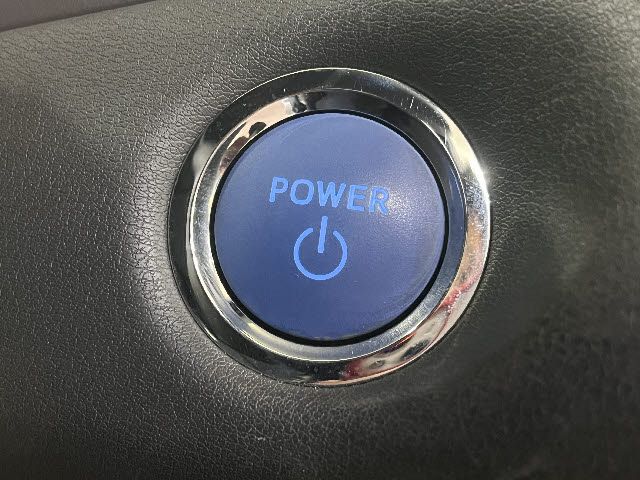 TOYOTA CROWN SEDAN HYBRID 2018 Image 31