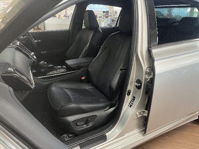 TOYOTA CROWN SEDAN HYBRID 2018 Image 31