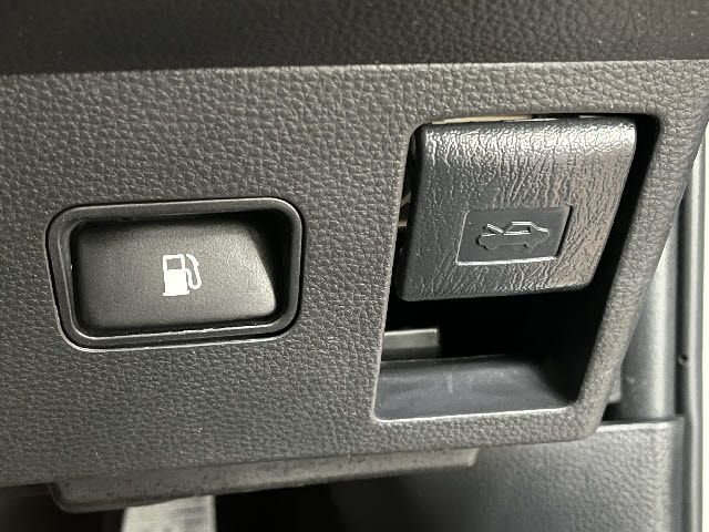 TOYOTA CROWN SEDAN HYBRID 2018 Image 31