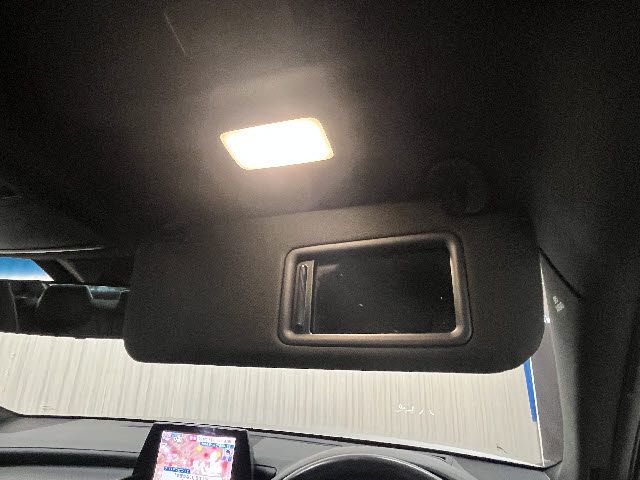 TOYOTA CROWN SEDAN HYBRID 2018 Image 31