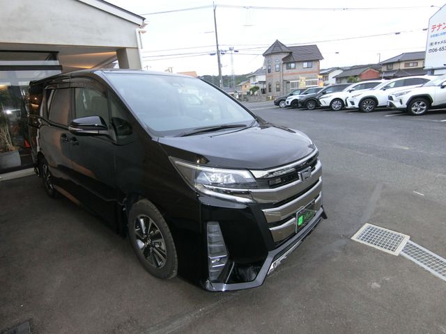 TOYOTA NOAH 2017 Image 31