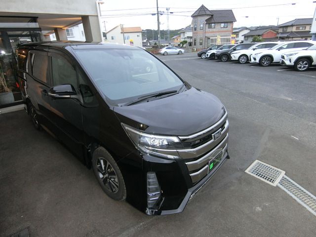 TOYOTA NOAH 2017 Image 31