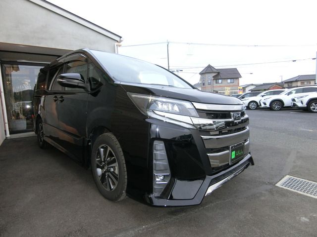 TOYOTA NOAH 2017 Image 31