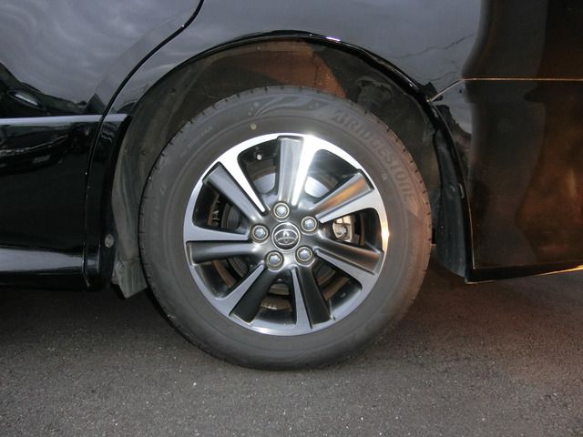 TOYOTA NOAH 2017 Image 31