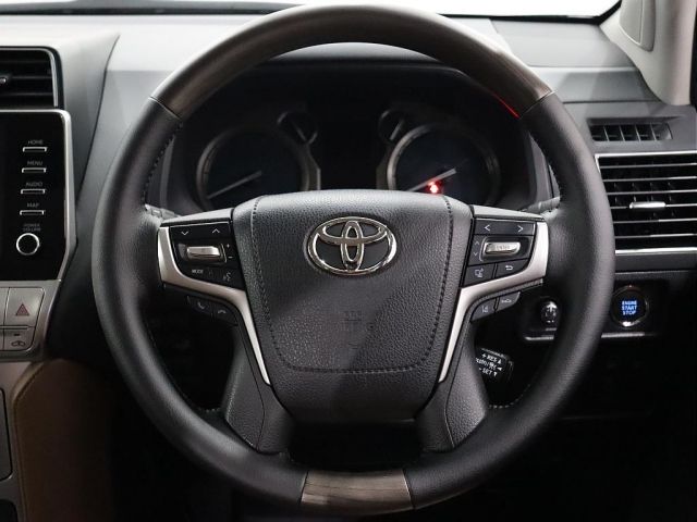 TOYOTA LANDCRUISER PRADO 2022 Image 31