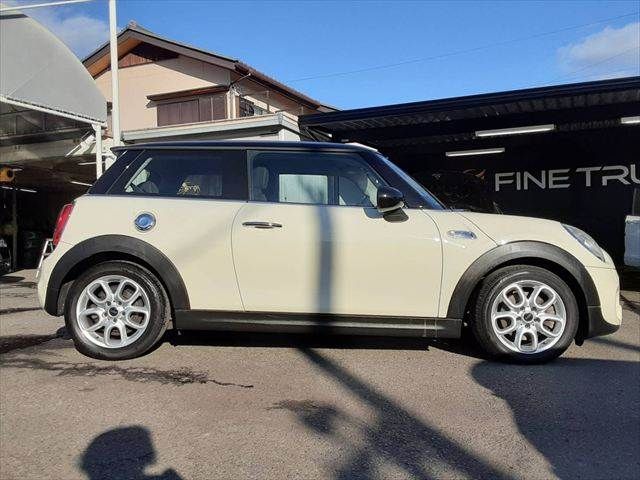 BMW MINI COOPER S 2015 Image 31