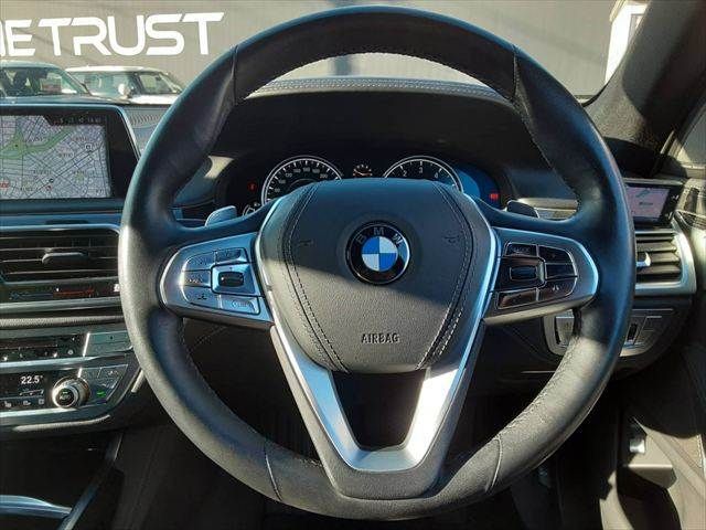 BMW 7SERIES 2016 Image 31