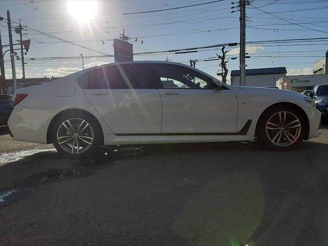 BMW 7SERIES 2016 Image 31