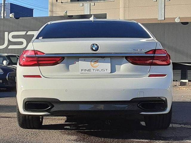 BMW 7SERIES 2016 Image 31