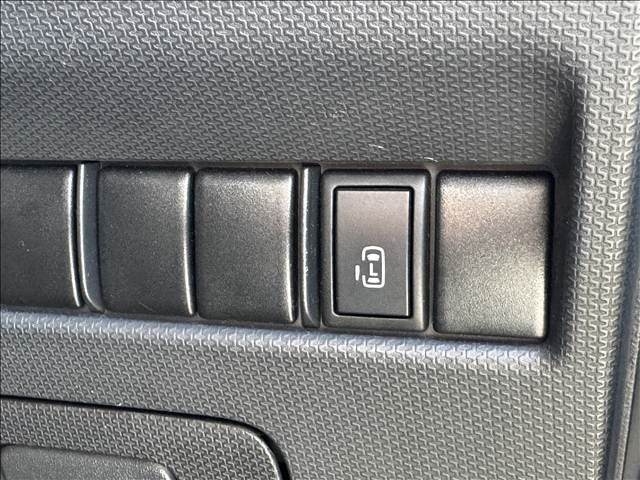 MITSUBISHI DELICA D:2 2WD 2011 Image 31