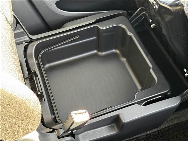 MITSUBISHI DELICA D:2 2WD 2011 Image 31