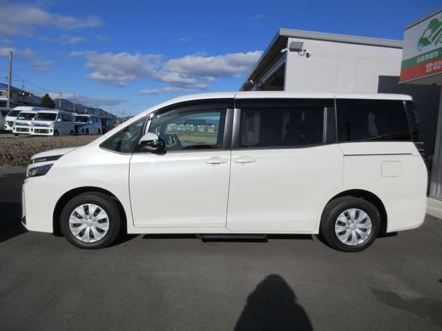 TOYOTA VOXY 4WD 2019 Image 31