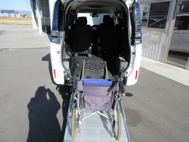 TOYOTA VOXY 4WD 2019 Image 31