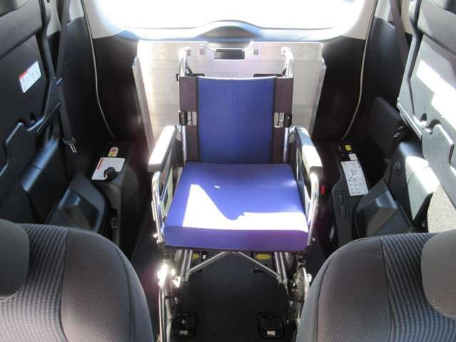 TOYOTA VOXY 4WD 2019 Image 31