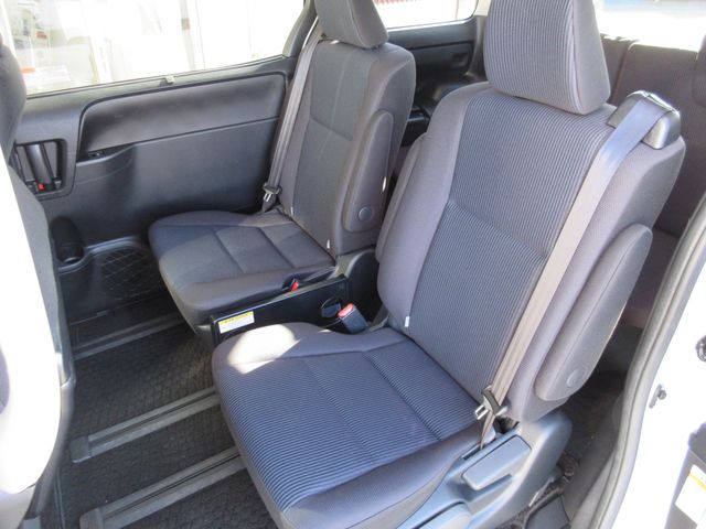 TOYOTA VOXY 4WD 2019 Image 31