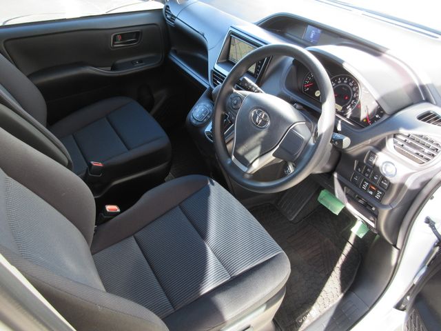 TOYOTA VOXY 4WD 2019 Image 31