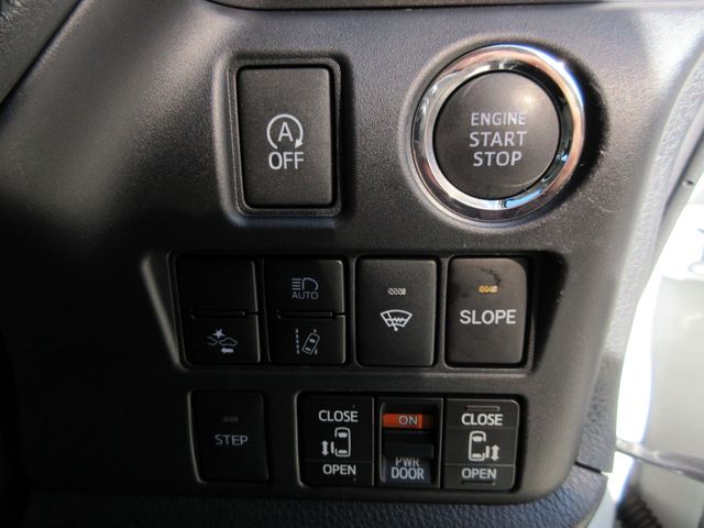 TOYOTA VOXY 4WD 2019 Image 31