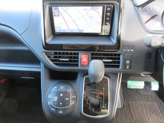 TOYOTA VOXY 4WD 2019 Image 31