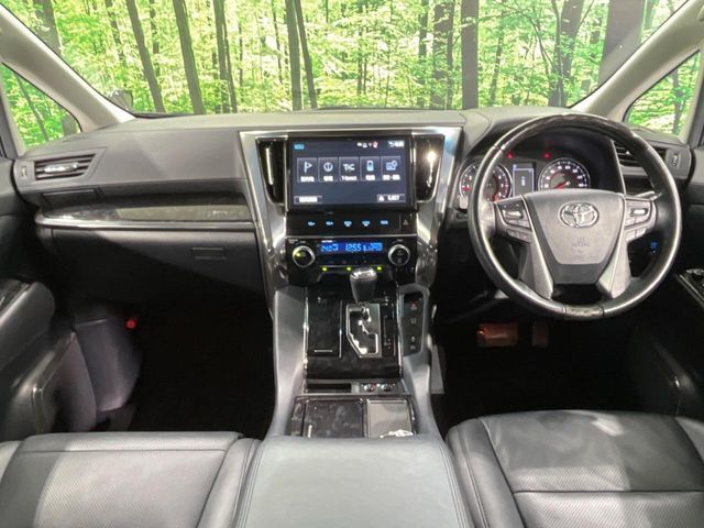 TOYOTA VELLFIRE 2018 Image 31