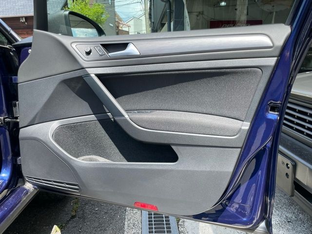 VOLKSWAGEN GOLF VARI 2019 Image 31