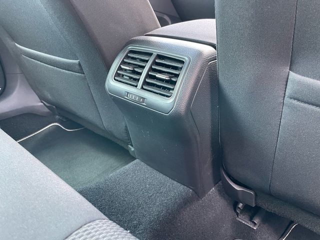 VOLKSWAGEN GOLF VARI 2019 Image 31