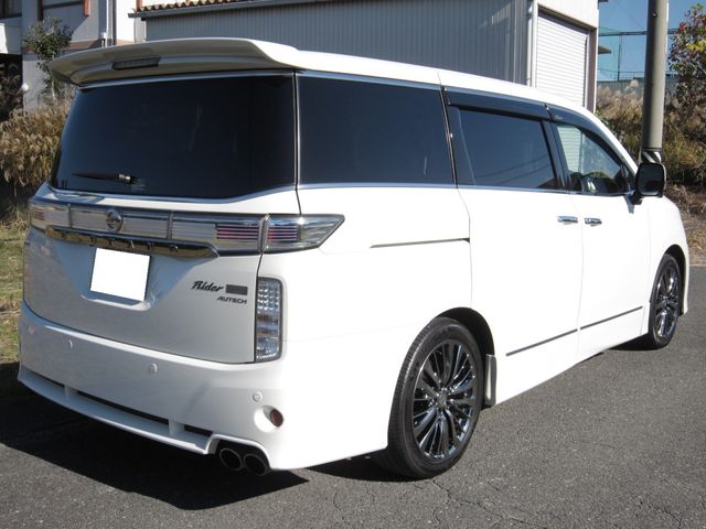 NISSAN ELGRAND 2018 Image 31
