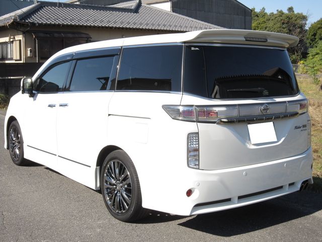 NISSAN ELGRAND 2018 Image 31