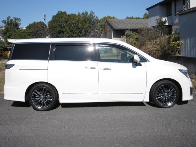 NISSAN ELGRAND 2018 Image 31