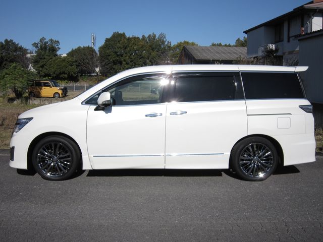 NISSAN ELGRAND 2018 Image 31