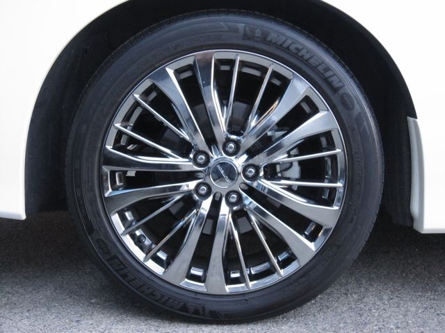 NISSAN ELGRAND 2018 Image 31