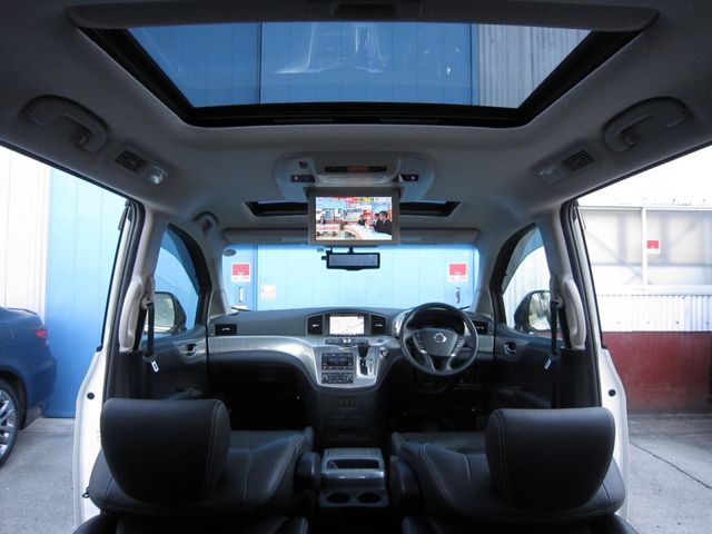 NISSAN ELGRAND 2018 Image 31