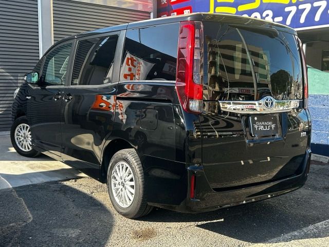 TOYOTA NOAH HYBRID 2015 Image 31