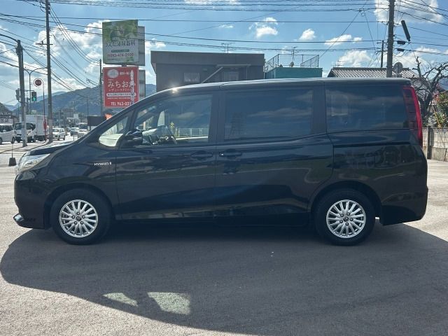 TOYOTA NOAH HYBRID 2015 Image 31