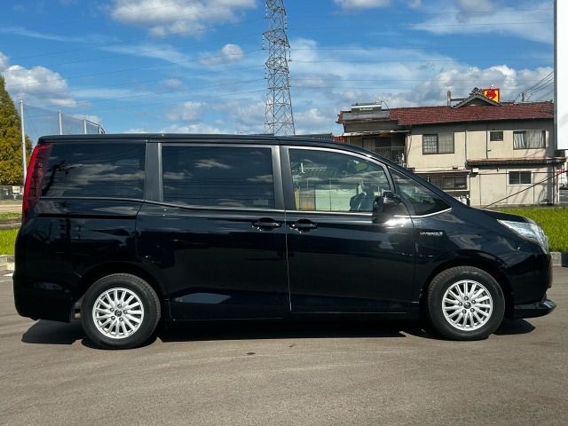 TOYOTA NOAH HYBRID 2015 Image 31