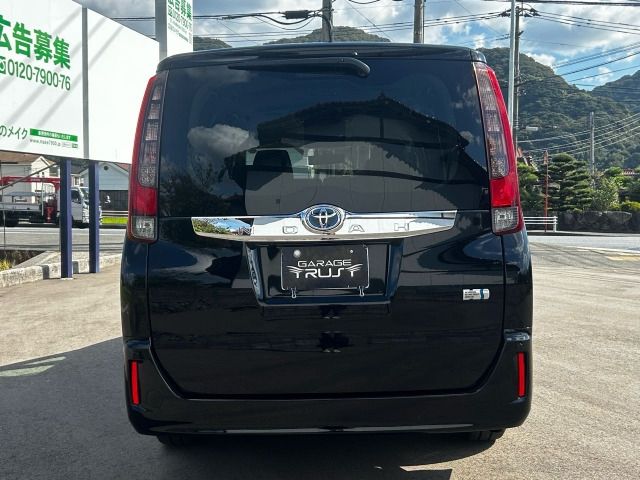 TOYOTA NOAH HYBRID 2015 Image 31