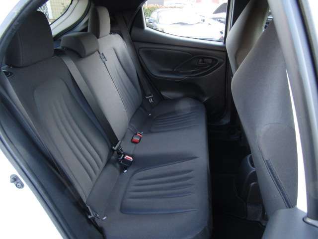 TOYOTA YARIS HYBRID 2021 Image 31