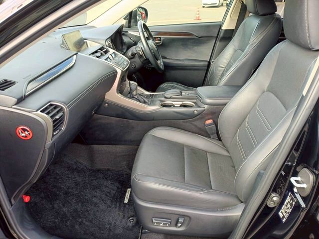 TOYOTA LEXUS NX300H 2014 Image 31