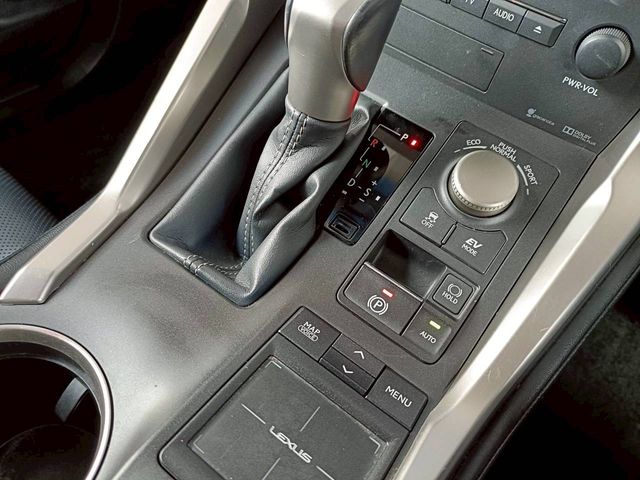 TOYOTA LEXUS NX300H 2014 Image 31