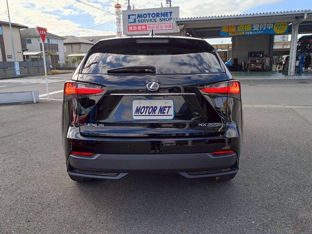 TOYOTA LEXUS NX300H 2014 Image 31