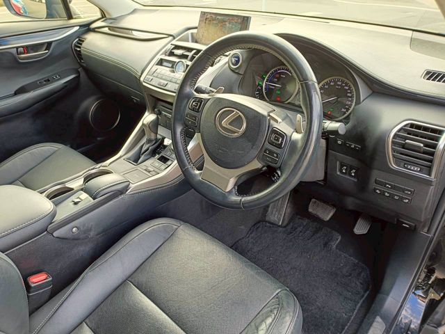 TOYOTA LEXUS NX300H 2014 Image 31