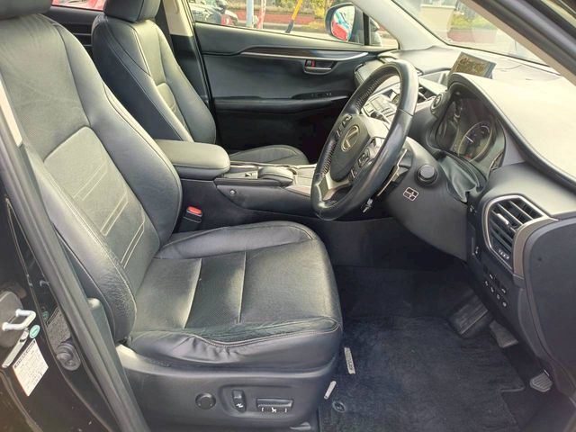 TOYOTA LEXUS NX300H 2014 Image 31