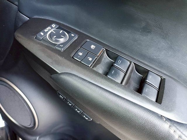 TOYOTA LEXUS NX300H 2014 Image 31