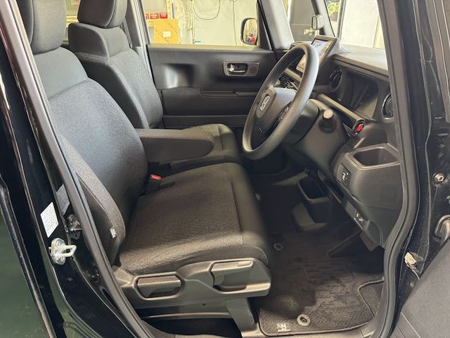 HONDA N BOX CUSTOM 2023 Image 31