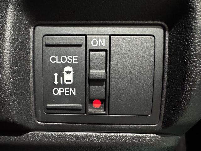 HONDA N BOX CUSTOM 2023 Image 31