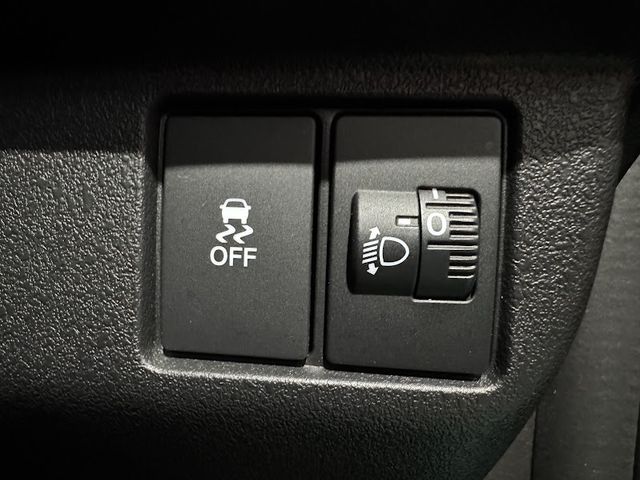 HONDA N BOX CUSTOM 2023 Image 31