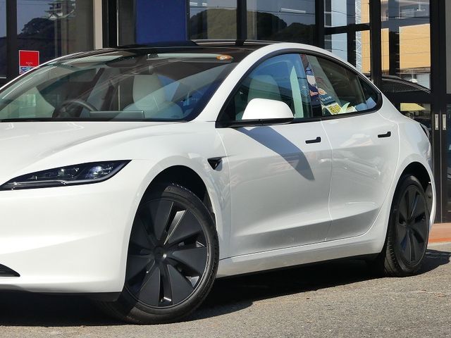 TESLA MODEL 3 2024 Image 31