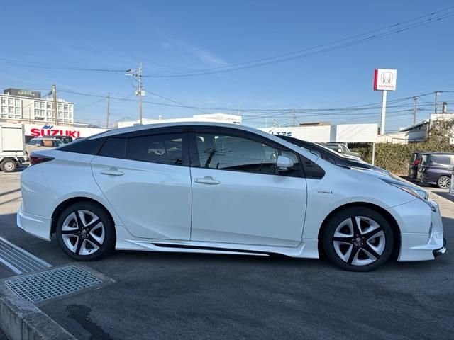 TOYOTA PRIUS 2016 Image 31
