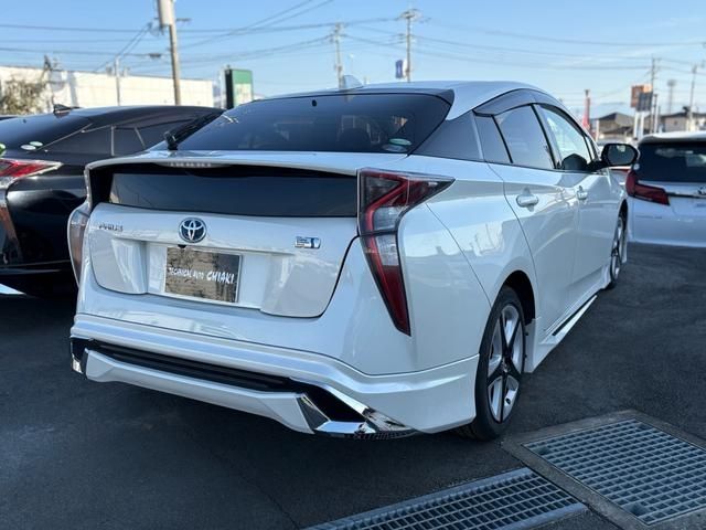 TOYOTA PRIUS 2016 Image 31