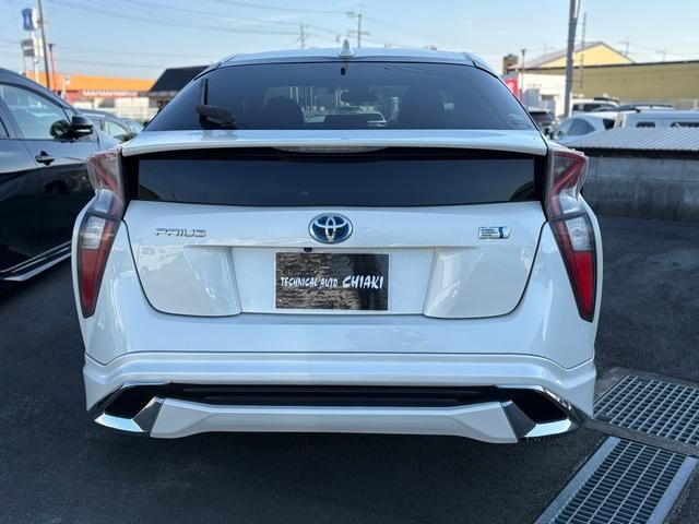 TOYOTA PRIUS 2016 Image 31